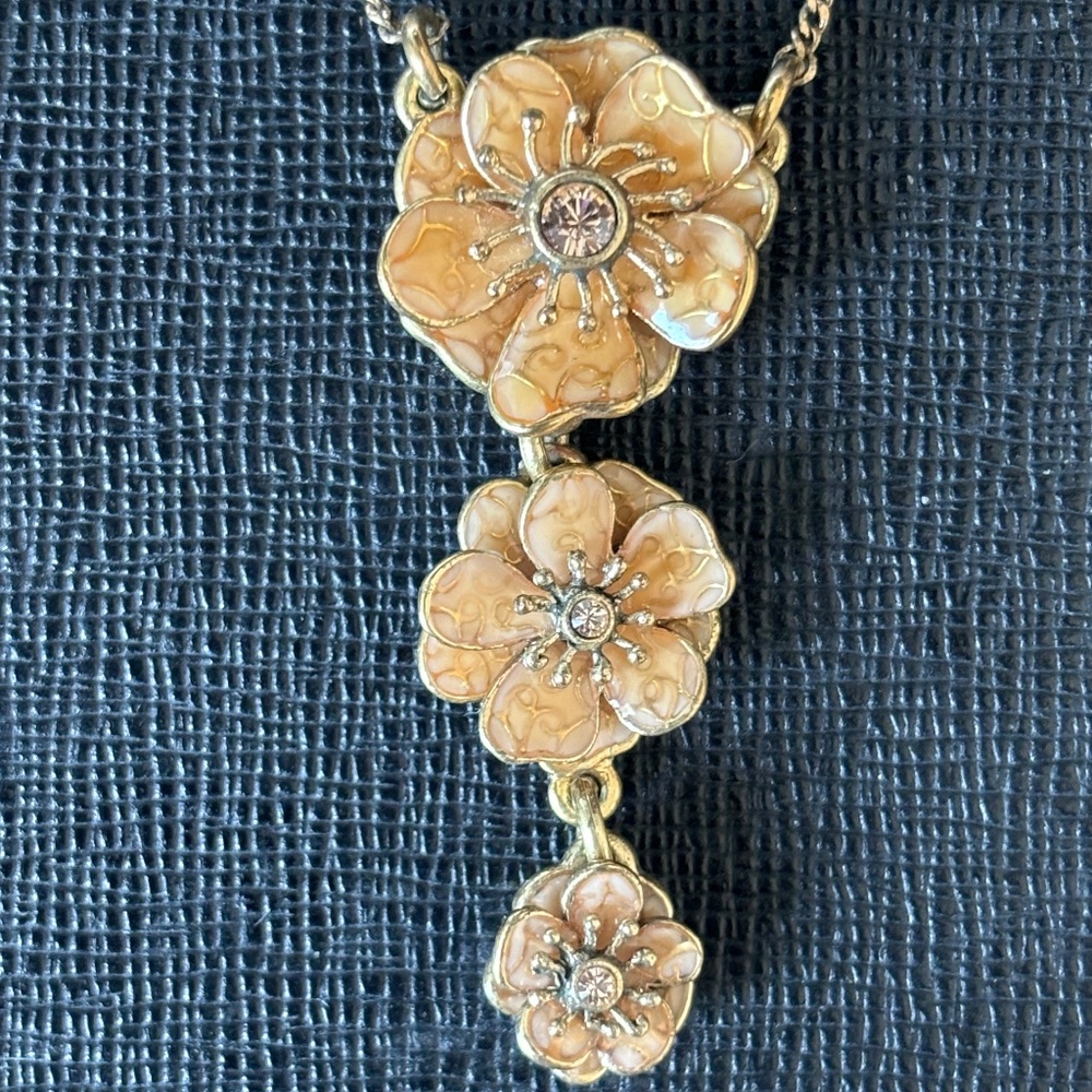 Danish Design Flower Necklace (NWOT)